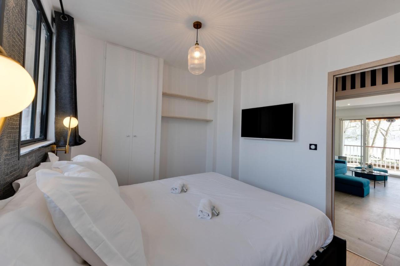 Swan Lake - Design Apartment Facing Lake Annecy Esterno foto